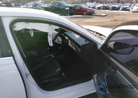 2022 Volkswagen Passat 2.0T Se z USA, uszkodzony, nr VIN 1VWSA7A3XNC005913